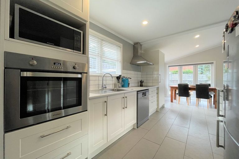 Photo of property in 59 Winston Street, Crofton Downs, Wellington, 6035