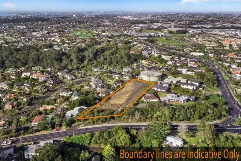 Photo of property in 192a Browns Bay Road, Murrays Bay, Auckland, 0630