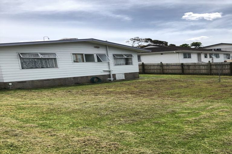 Photo of property in 47 Staverton Crescent, Mangere, Auckland, 2022