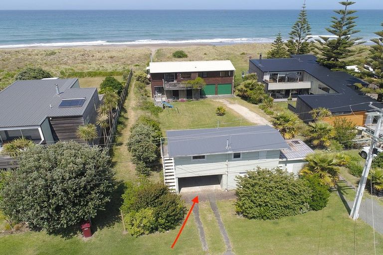 Photo of property in 75 Blue Pacific Parade, Riversdale Beach, Masterton, 5872