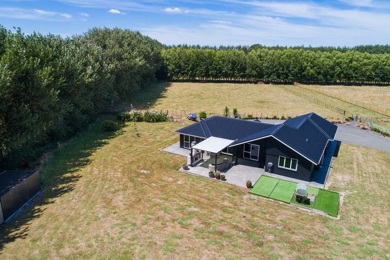 Photo of property in 985 Parewanui Road, Parewanui, Bulls, 4894