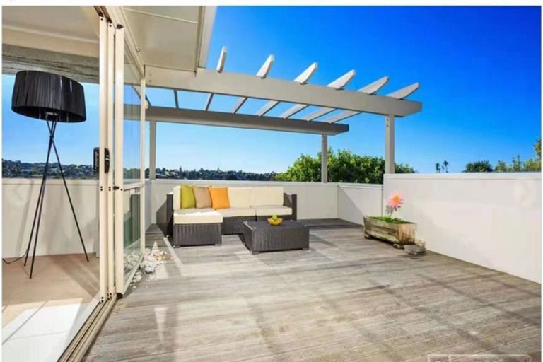 Photo of property in 17 Hollyhock Place, Browns Bay, Auckland, 0630