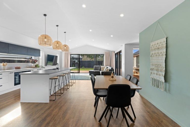 Photo of property in 39 Plover Avenue, Amberley, 7410