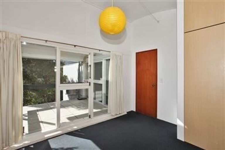 Photo of property in 1/136 Holly Road, St Albans, Christchurch, 8014