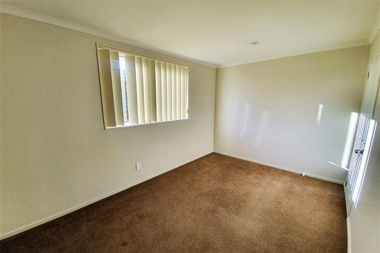 Photo of property in 12 Nykki Place, Papakura, 2110