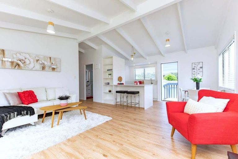 Photo of property in 30a Leo Street, Glen Eden, Auckland, 0602