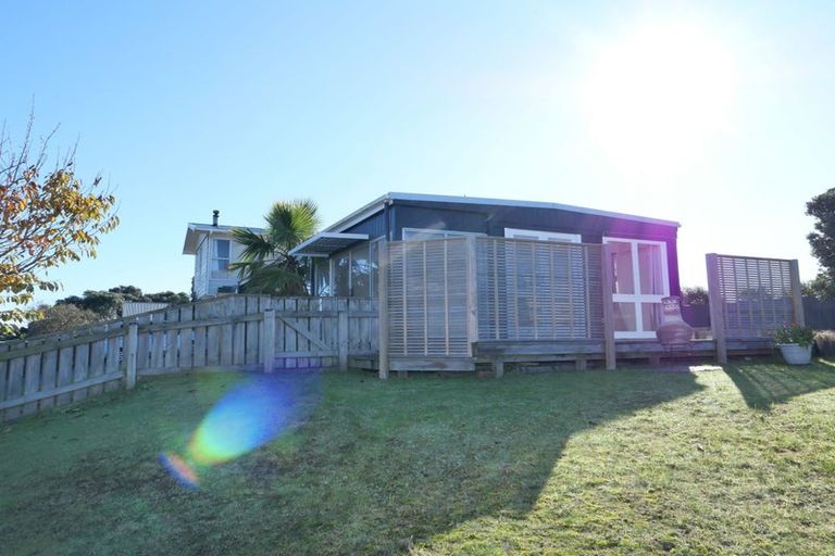 Photo of property in 29 Titoki Road, Waikanae Beach, Waikanae, 5036