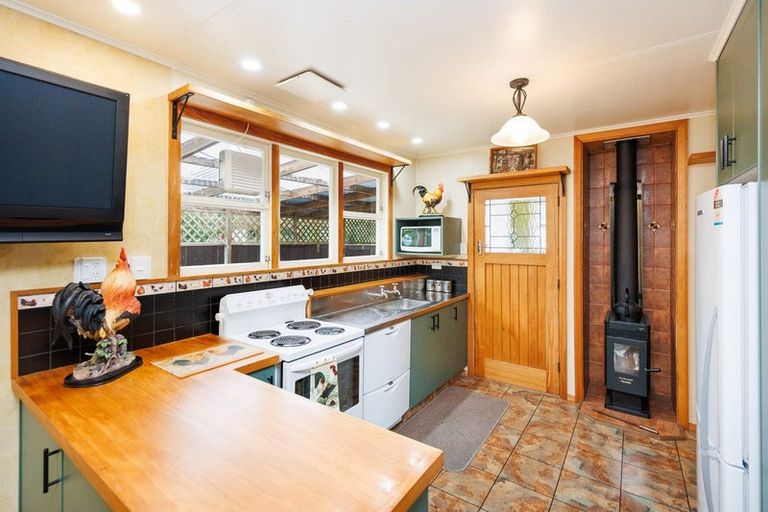 Photo of property in 2 Lind Street, Kimbolton, 4777