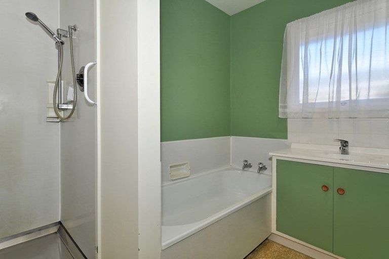 Photo of property in 7 Camberwell Place, Avonhead, Christchurch, 8042