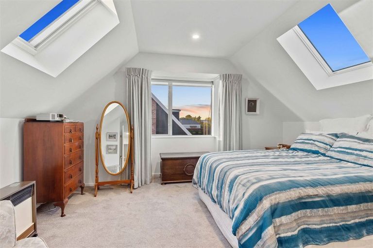 Photo of property in 64 Merivale Lane, Merivale, Christchurch, 8014