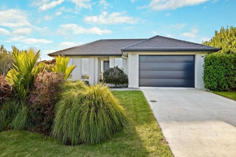 Photo of property in 24 Laly Haddon Place, Matakana, 0985