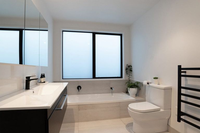 Photo of property in 10 Knightia Drive, Papamoa Beach, Papamoa, 3118