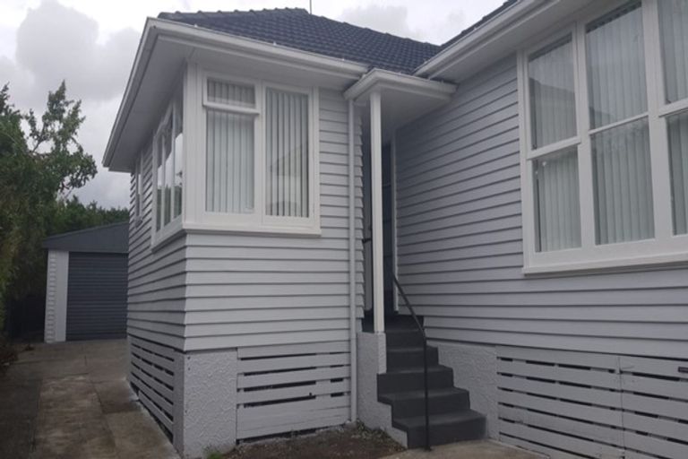 Photo of property in 1 Daphne Road, Papatoetoe, Auckland, 2025