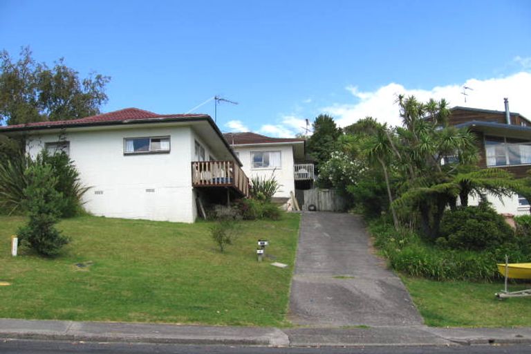 Photo of property in 1/18 Holt Avenue, Torbay, Auckland, 0630