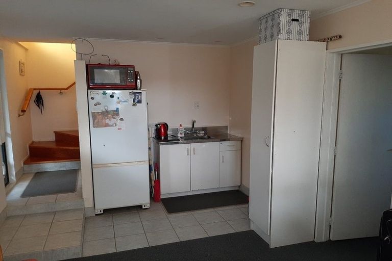 Photo of property in 12 Ozone Road, Stanmore Bay, Whangaparaoa, 0932