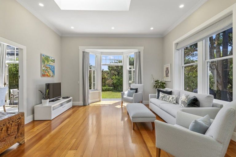 Photo of property in 7 Burnham Street, Seatoun, Wellington, 6022