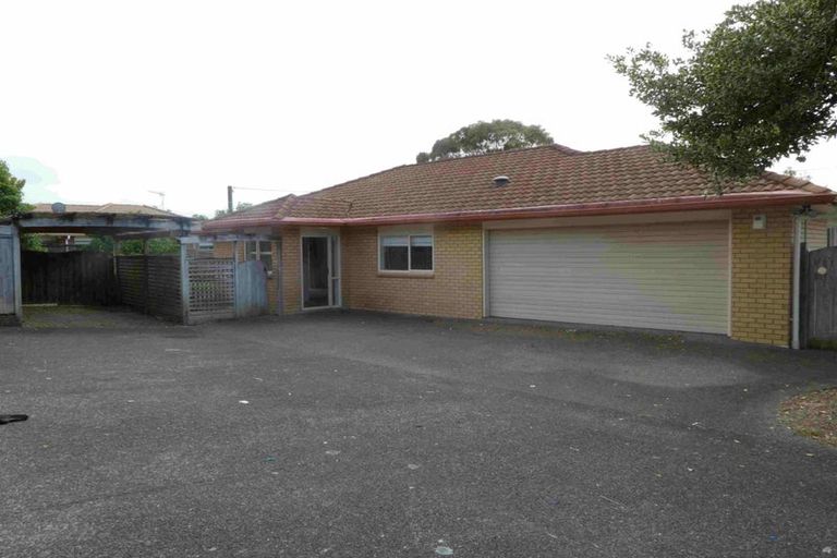 Photo of property in 206a Royal Road, Massey, Auckland, 0614