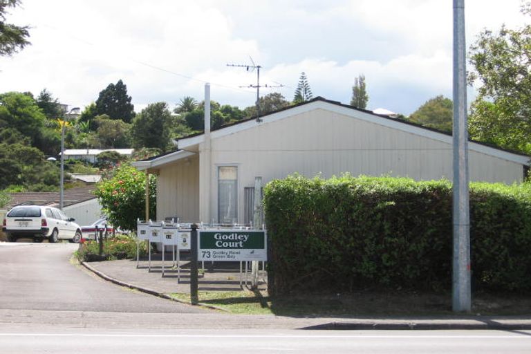 Photo of property in 73 Godley Road, Green Bay, Auckland, 0604