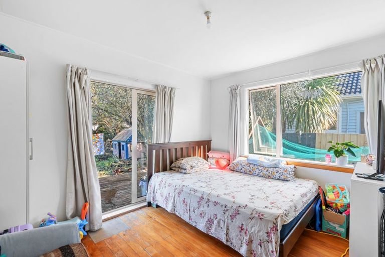 Photo of property in 11 Christian Street, Bryndwr, Christchurch, 8053