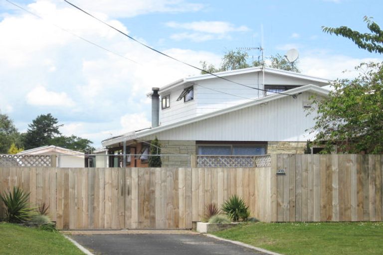 Photo of property in 310 Shakespeare Street, Leamington, Cambridge, 3432