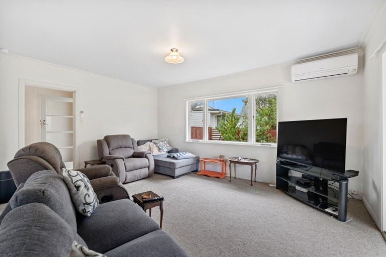 Photo of property in 172 One Tree Point Road, One Tree Point, 0118