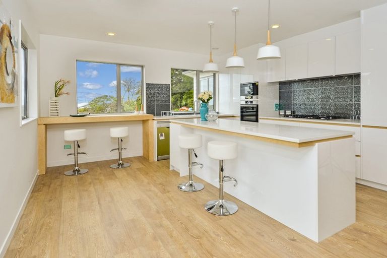 Photo of property in 106 Fairview Avenue, Fairview Heights, Auckland, 0632