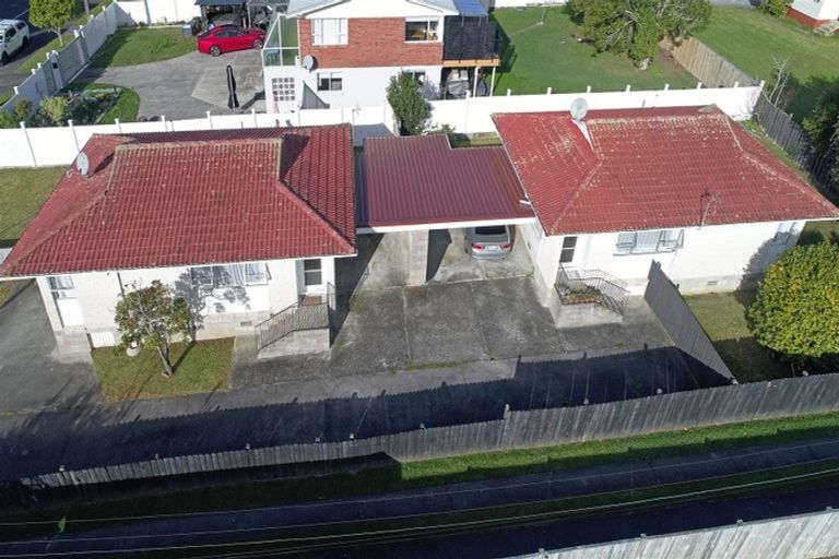Photo of property in 1/28 Taipari Road, Te Atatu Peninsula, Auckland, 0610