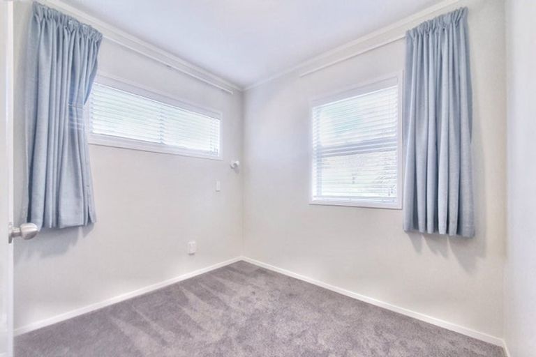 Photo of property in 19 Scott Road, Stanmore Bay, Whangaparaoa, 0932
