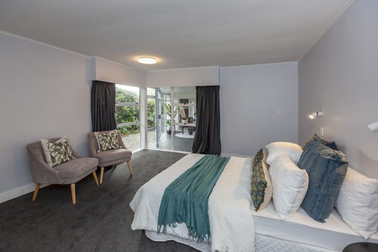 Photo of property in 21 Rewarewa Crescent, Waikanae, 5036