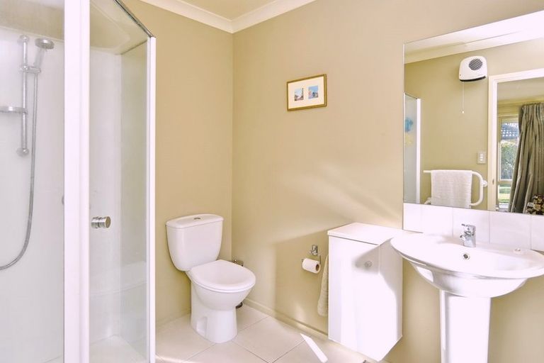 Photo of property in 8 Ross Place, Northwood, Christchurch, 8051