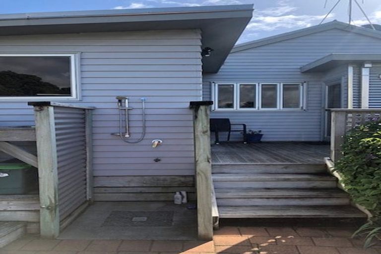 Photo of property in 21 Arden Place, Oakura, 4314