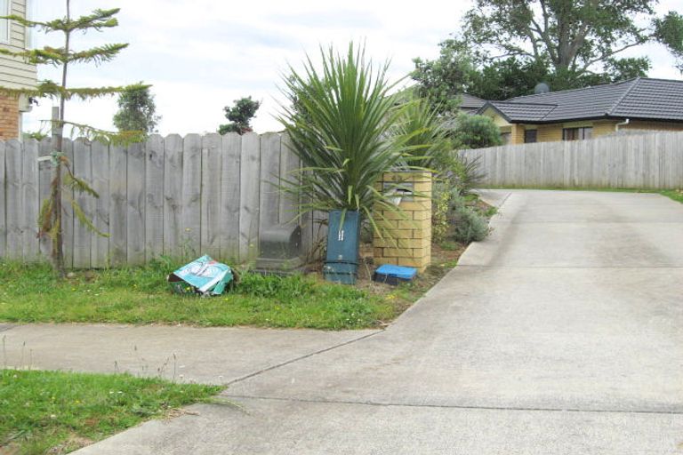 Photo of property in 43 Secoia Crescent, Mangere, Auckland, 2022