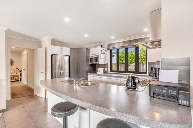 Photo of property in 15 Trump Place, Kelvin Grove, Palmerston North, 4414