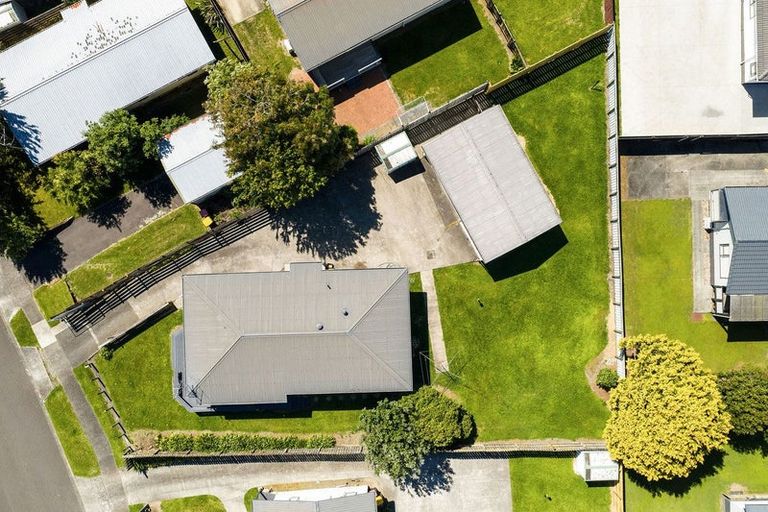 Photo of property in 4 Lagoon Place, Poike, Tauranga, 3112