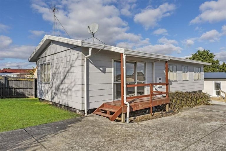 Photo of property in 103 Flat Bush Road, Clover Park, Auckland, 2023