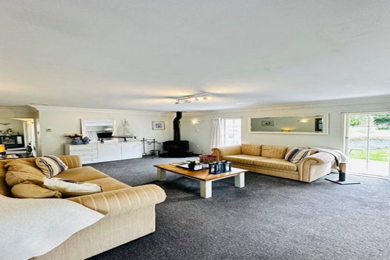 Photo of property in 8 Owens Road, Waiuku, 2123