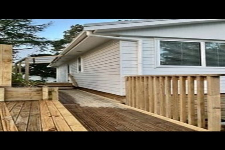 Photo of property in 15 Lysander Crescent, Beach Haven, Auckland, 0626