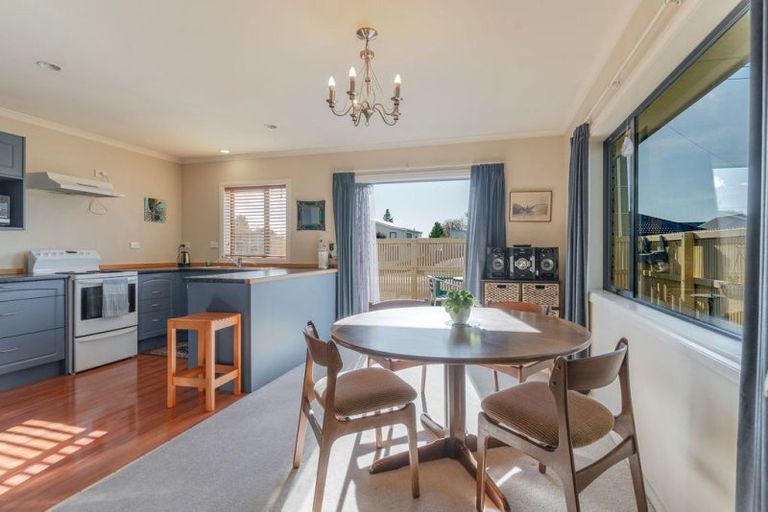 Photo of property in 2 Garrison Street, Carterton, 5713