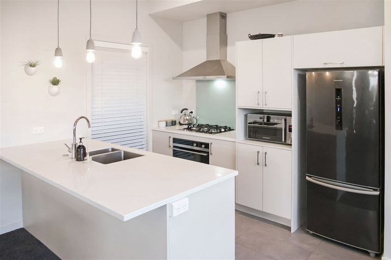 Photo of property in 17 Liberation Road, Papakura, 2110