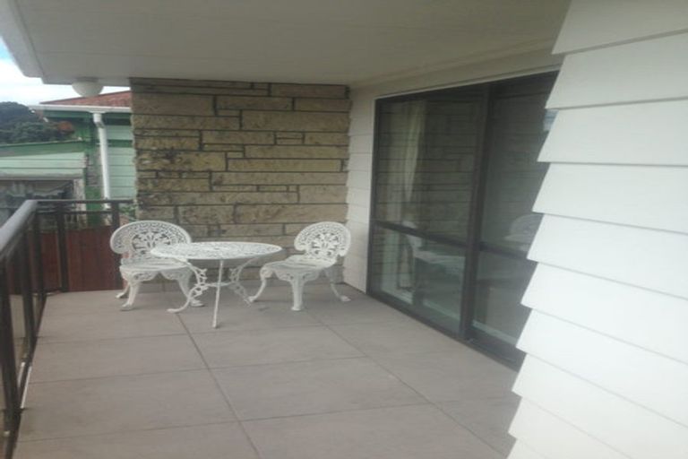 Photo of property in 3 Tanera Crescent, Brooklyn, Wellington, 6021