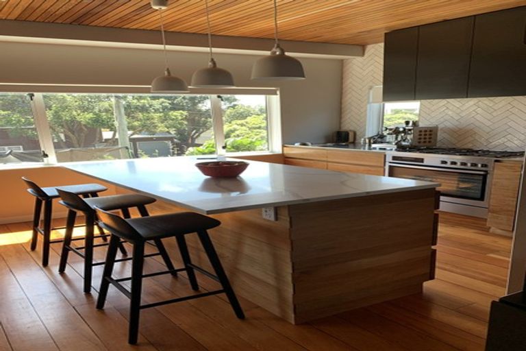 Photo of property in 16 Burnham Street, Seatoun, Wellington, 6022