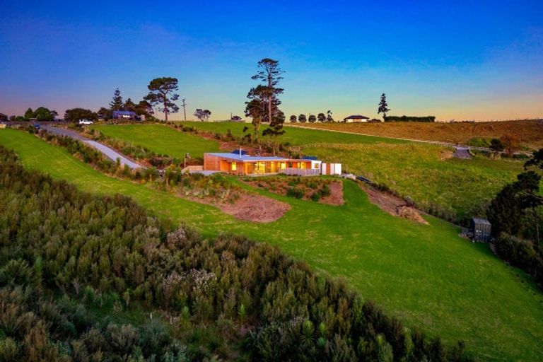 Photo of property in 94 Amreins Road, Waitakere, Henderson, 0782