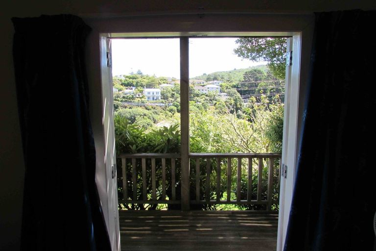 Photo of property in 33 Creswick Terrace, Northland, Wellington, 6012