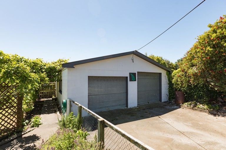 Photo of property in 28 Church Street, Waipawa, 4210