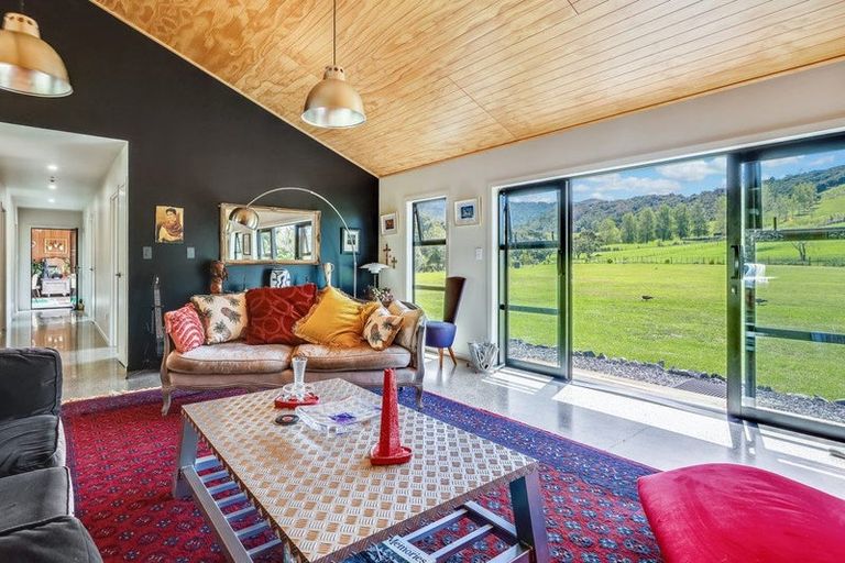 Photo of property in 33a Waiotahi Drive, Mangawhai, 0573