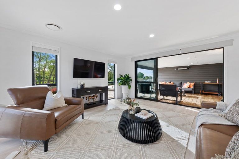 Photo of property in 11 Meadowbrook Place, Buckland, Pukekohe, 2677