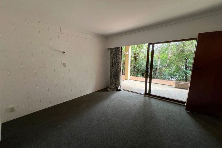 Photo of property in 42 Coroglen Avenue, Birkenhead, Auckland, 0626