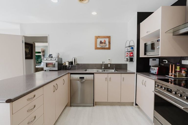 Photo of property in 28 Ranui Street, Dinsdale, Hamilton, 3204