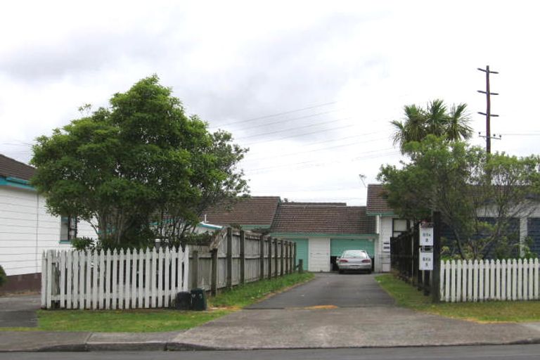 Photo of property in 51 Meadowood Drive, Unsworth Heights, Auckland, 0632