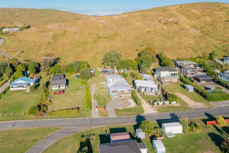Photo of property in 46 Beach Road, Porangahau, 4293